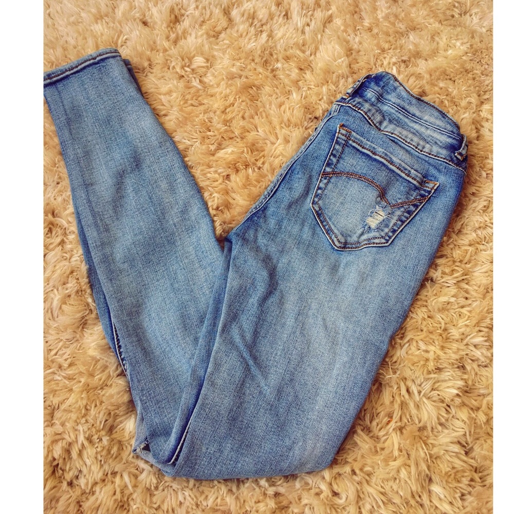 ❌SOLD❌ Refuge Distressed Jeans 👖 - Picture 3 of 5